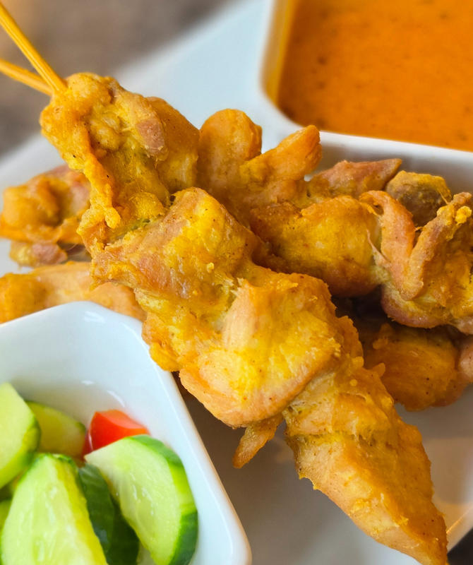 Chicken Satay (4pcs) with Peanut Sauce